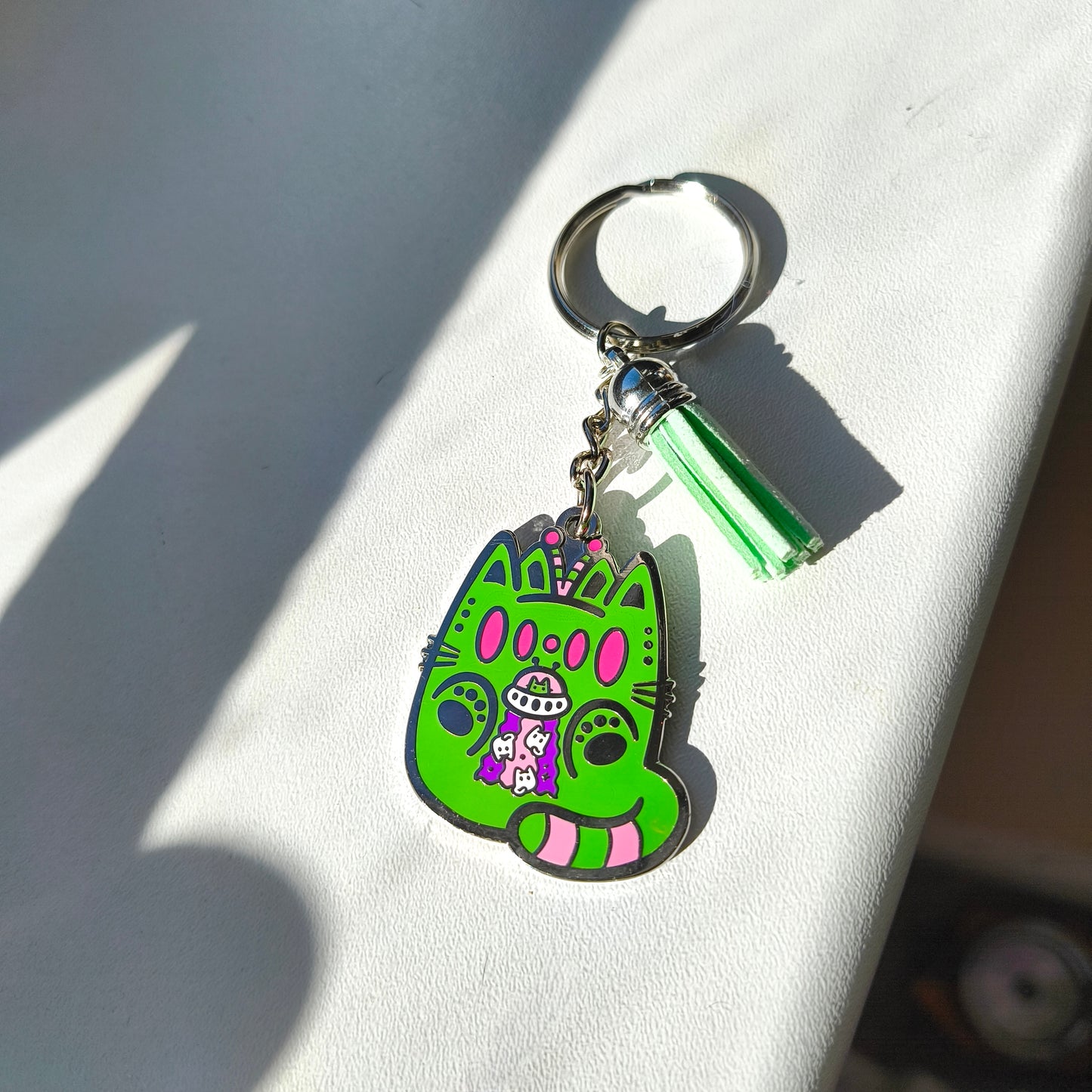 UFO CAT enamel keychain :3