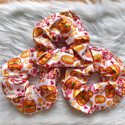 LUCKY CAT scrunchie