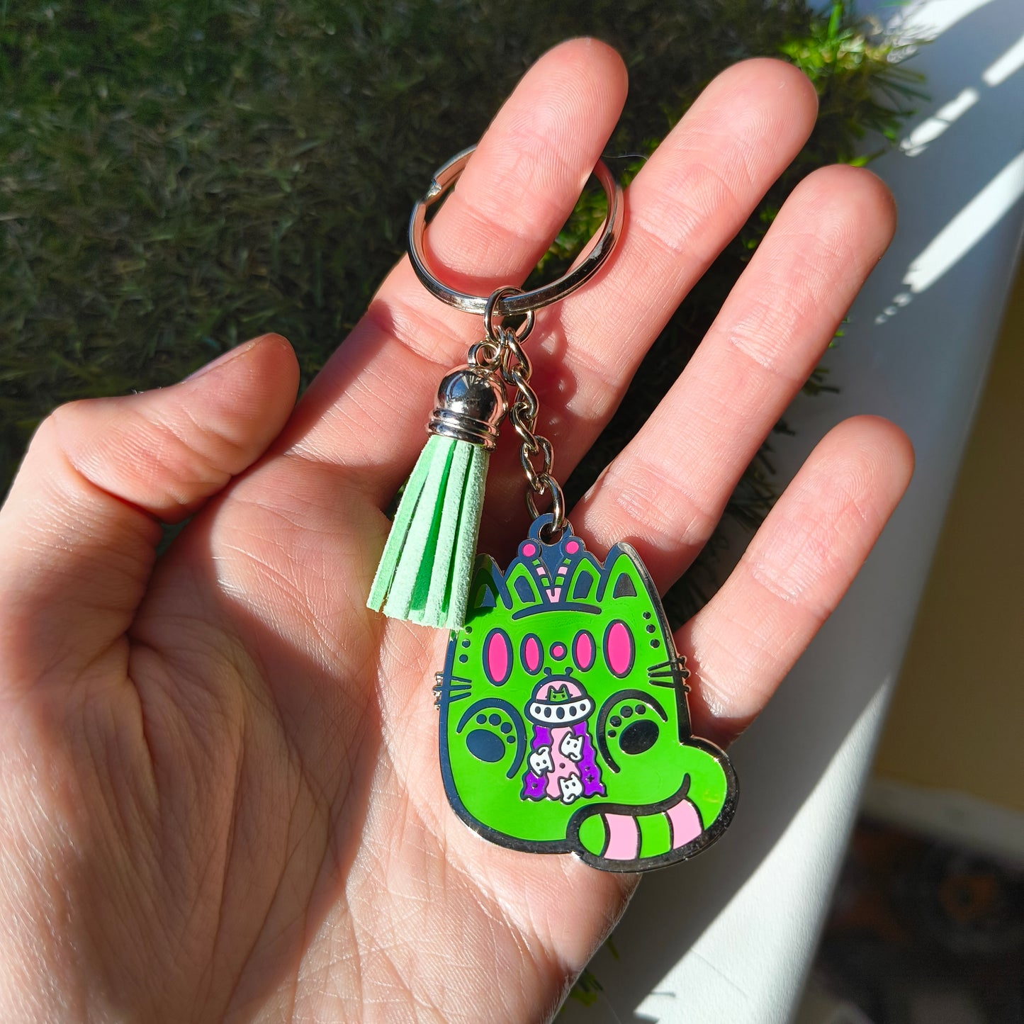 UFO CAT enamel keychain :3